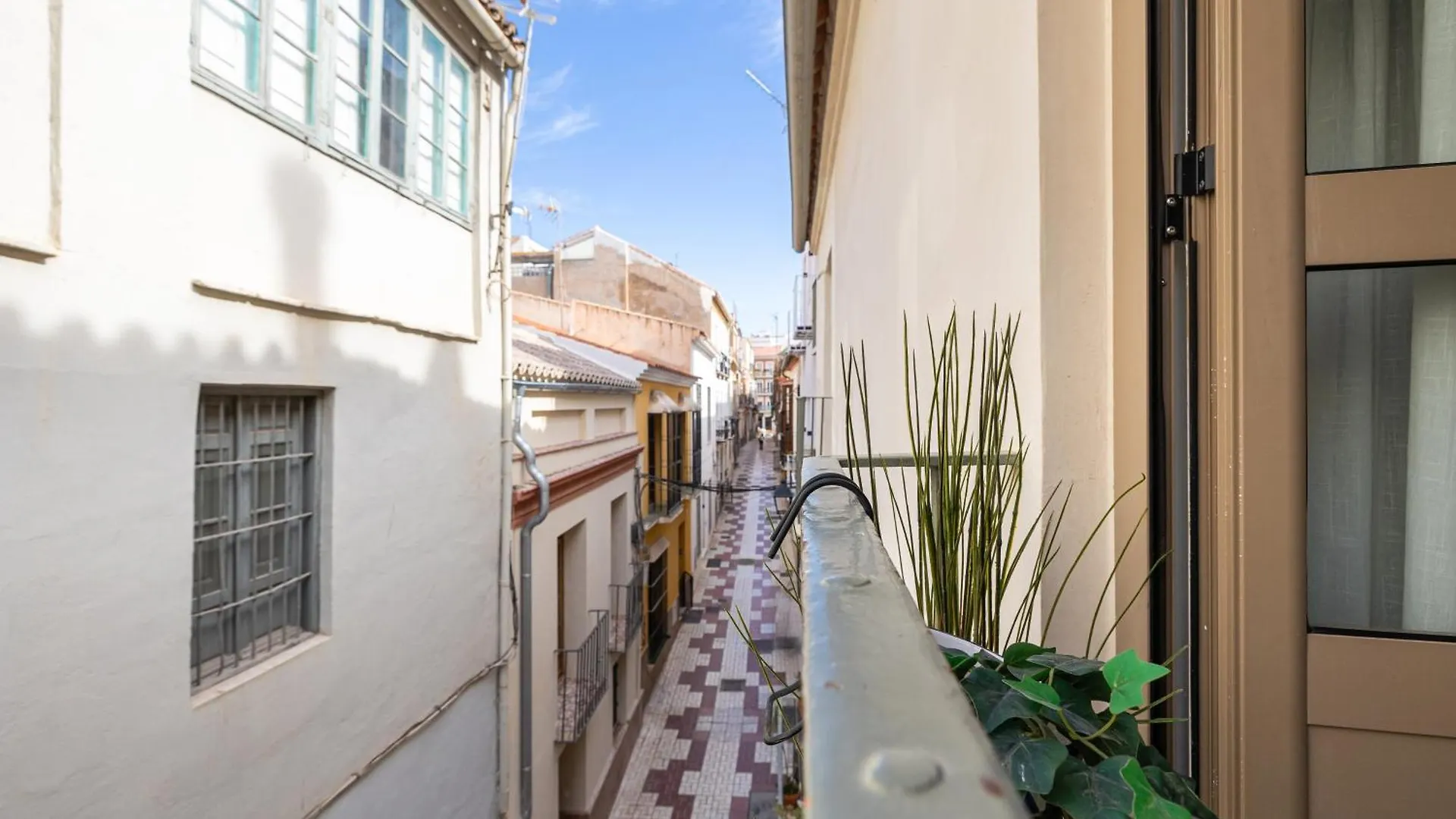 Apartment H2M Hiniestrosa Studio French Balcony Aacc Wifi Malaga